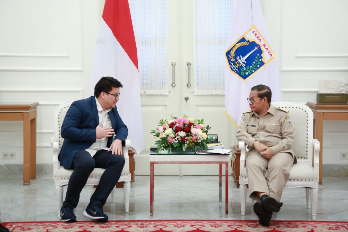 Pramono Anung Pastikan Jakarta Siap Menyambut AFC Asian Futsal Cup 2026" 

Alternatives:
1. "Jakarta Siap Sambut AFC Asian Futsal Cup 2026, Jaminan Pramono Anung"
2. "Pramono Anung: Jakarta Siap untuk AFC Asian Futsal Cup 2026"
3. "AFC Asian Futsal Cup 2026: Pramono Anung Tegaskan Jakarta Siap"
4. "Persiapan Jakarta untuk AFC Asian Futsal Cup 2026 Menjadi Pastikan Pramono Anung"
5. "Pramono Anung Konfirmasi Kesiapan Jakarta untuk AFC Asian Futsal Cup 2026