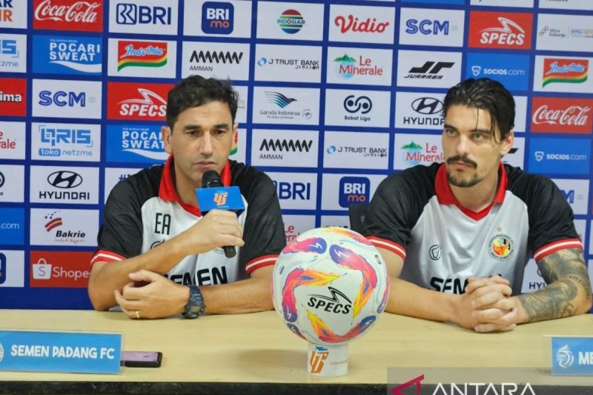 Pelatih Semen Padang Almeida Bertekad Raih Tiga Poin di Markas Persija
