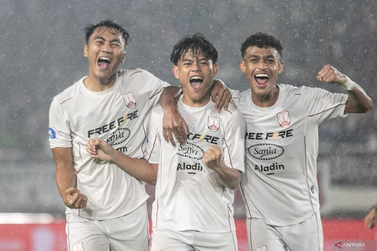 Jadwal Lengkap Persis Solo di Super League Musim 2025/2026" bisa diubah menjadi:

"Rincian Jadwal Persis Solo di Super League 2025/2026"

atau 

"Seluruh Jadwal Persis Solo untuk Super League Musim 2025/2026"

atau 

"Jadwal Pertandingan Persis Solo di Super League 2025/2026" 

Apakah ada format atau gaya tertentu yang Anda inginkan untuk judul ini?