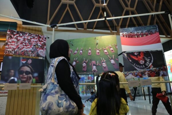 Berikut beberapa alternatif judul untuk "PSSI: Pameran 90' & Beyond Motovasi Dongkrak Prestasi Timnas":

1. "PSSI: Menelusuri Jejak 90' & Beyond untuk Meningkatkan Prestasi Timnas"
2. "PSSI: Menggali Inspirasi dari 90' & Beyond untuk Mendorong Kemajuan Timnas"
3. "PSSI: Refleksi 90' & Beyond sebagai Motivasi Timnas Meraih Prestasi Gemilang"
4. "PSSI: Dari 90' dan Sesudahnya, Membangkitkan Semangat Timnas"
5. "PSSI: Pameran Inspiratif 90' & Beyond sebagai Katalisator Prestasi Timnas"
6. "PSSI: Mengoptimalkan Warisan 90' & Beyond untuk Prestasi Timnas yang Lebih Baik"
7. "PSSI: Pameran Sepak Bola 90' & Beyond untuk Memotivasi Timnas Menuju Kesuksesan"

Semoga salah satu dari judul-judul ini sesuai dengan yang Anda cari!